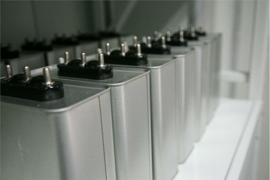 電容器能通過直流電嗎？為什么？