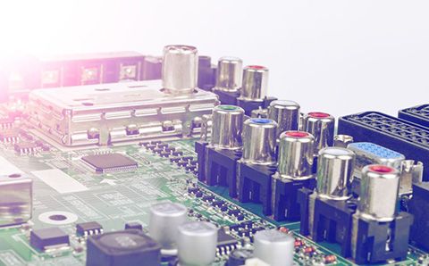 電流對超級電容器的性能有很大影響嗎？